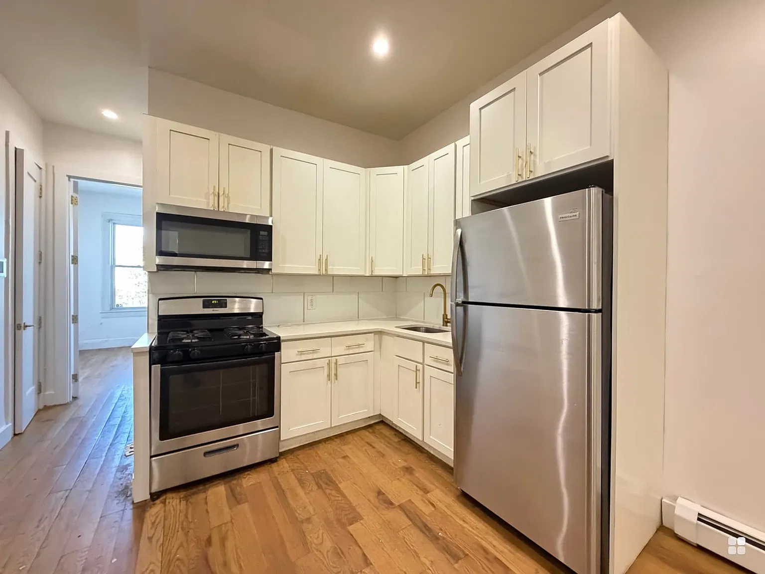2 bed, 800 sqft, $2,250 — Photo 1