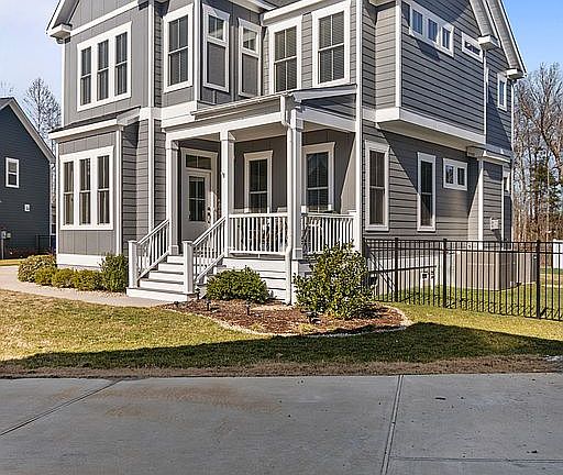 4th image of 204 Leyland Ct