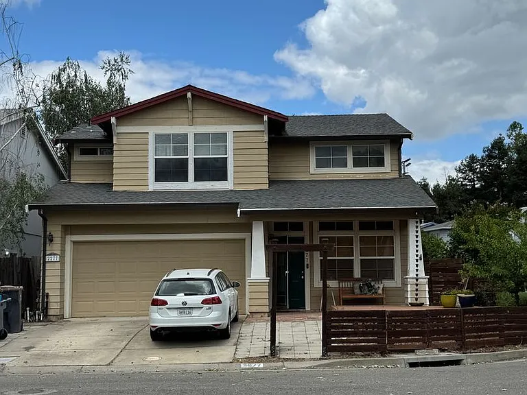 2277 Halsey Cir — Photo 2