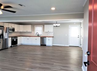 3285 Denton Rd #B, Tuscumbia, AL 35674