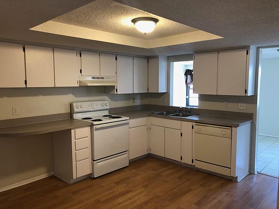 Large Kitchen with Oversized Pantry!