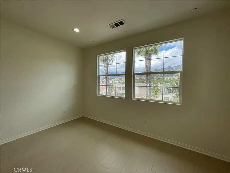 810 E Promenade #C — Photo 22