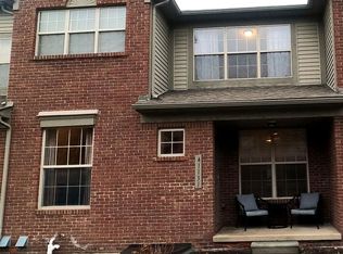 41131 N Maplewood Dr, Canton, MI 48187