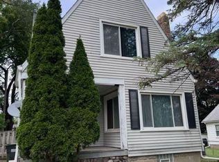 2436 W Auburn Rd, Rochester Hills, MI 48309