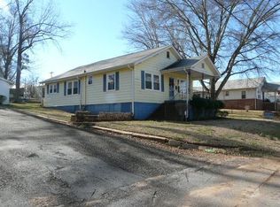 121 Cemetery St, Pickens, SC 29671