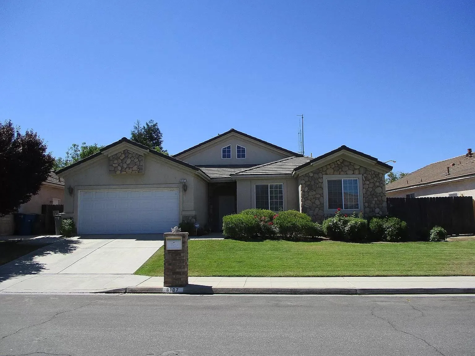 6107 W Bluff Ave — Photo 1