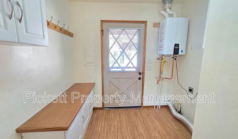 8671 Silverdale Way NW — Photo 5