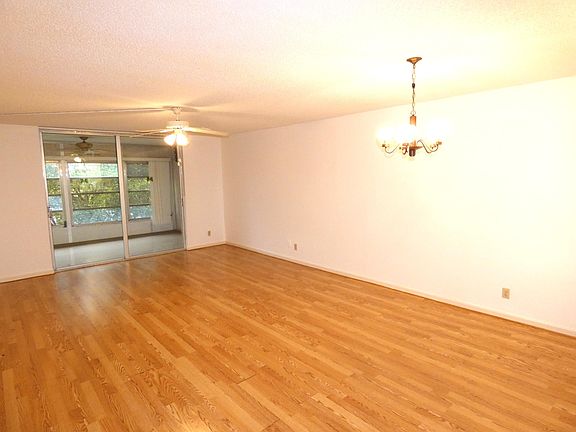 3rd image of 357 N Rock Island Rd APT 407
