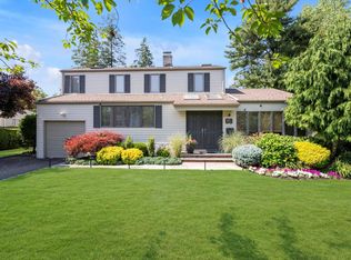 68 Argyle Rd, Albertson, NY 11507