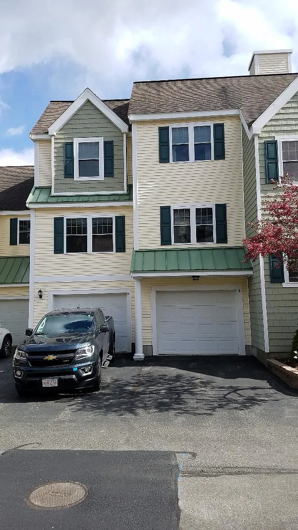 2 bed, 1200 sqft, $3,200 — Photo 1