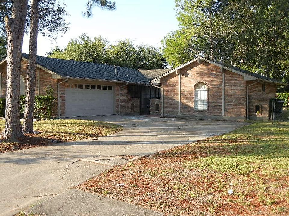 1st image of 10402 Sagemeadow Ln