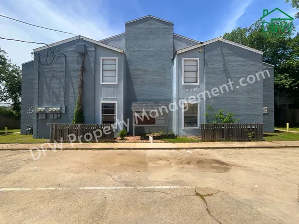 219 Fry St, Denton, TX