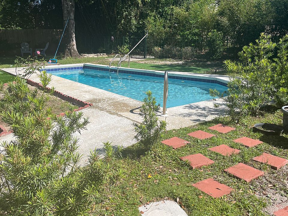 1st image of 523 Dracena Way #523