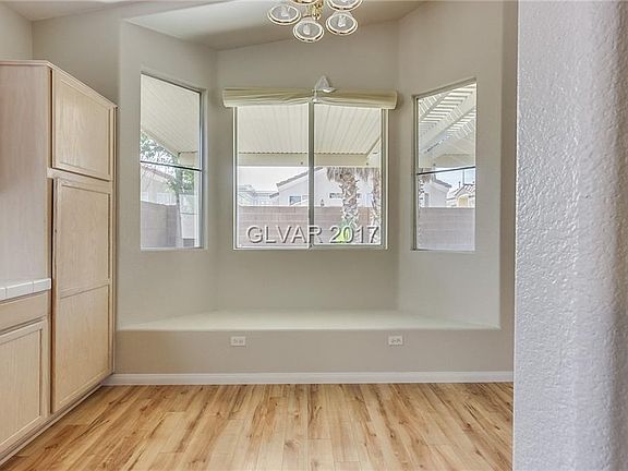 4th image of 2667 W Richmar Ave