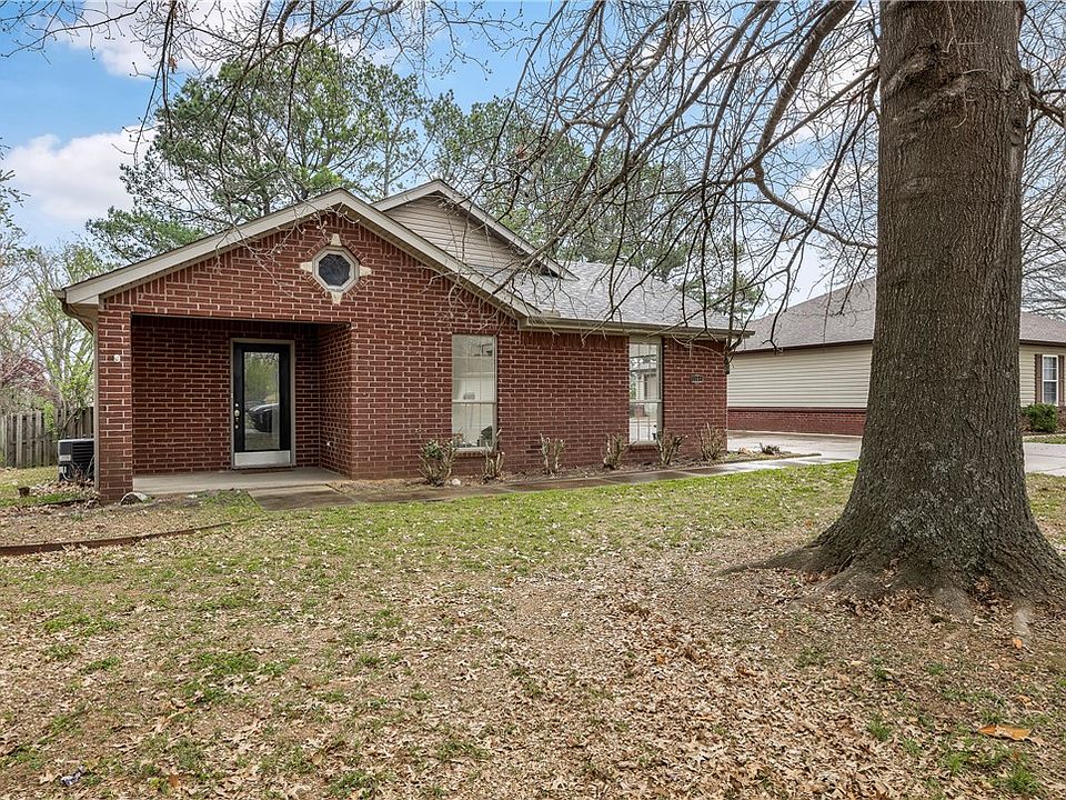 1st image of 1382 N Tradition Ave