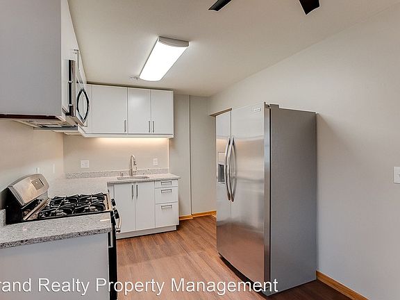 5th image of 3124 29th Ave S