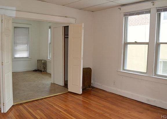 4th image of 1030 Throggs Neck Expy APT 2