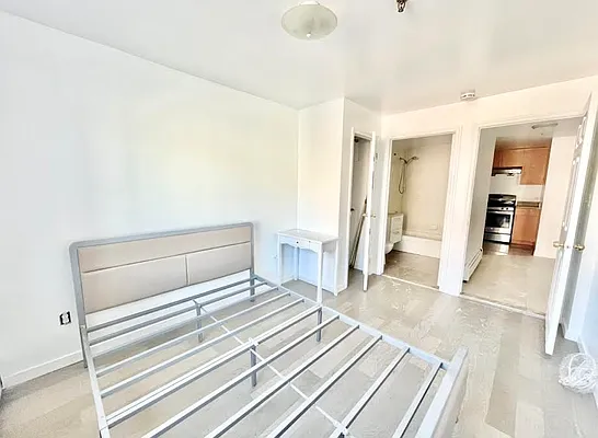 Sold by Winzone Realty Inc | media 8