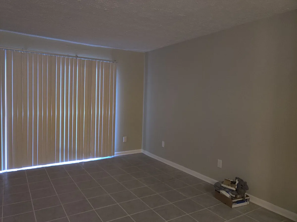Building Photo - 300 Orchard Trace Ln #3