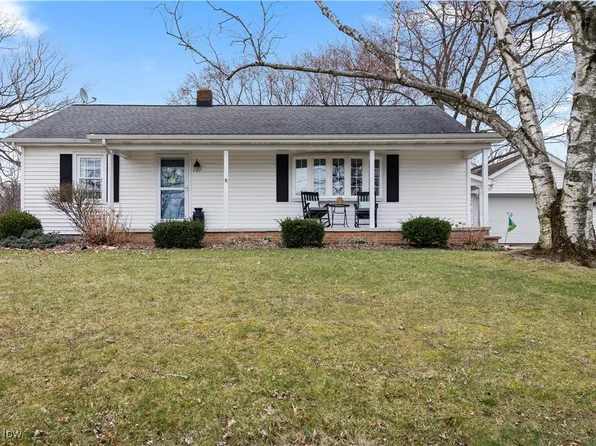707 N Main St, Amherst, OH 44001