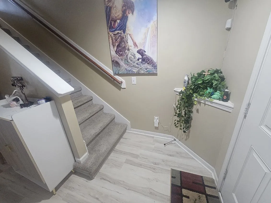 Building Photo - 572 Bradburn Village Cir
