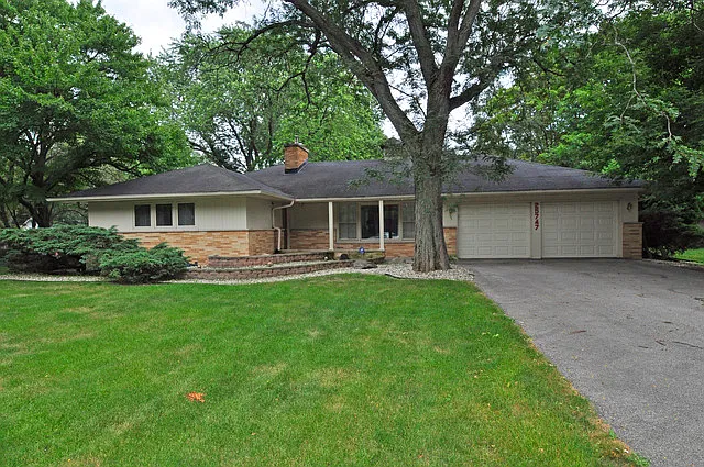 7067 N Willow Spring Rd photo 1