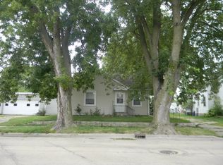 111 S Eliza St, Maquoketa, IA 52060