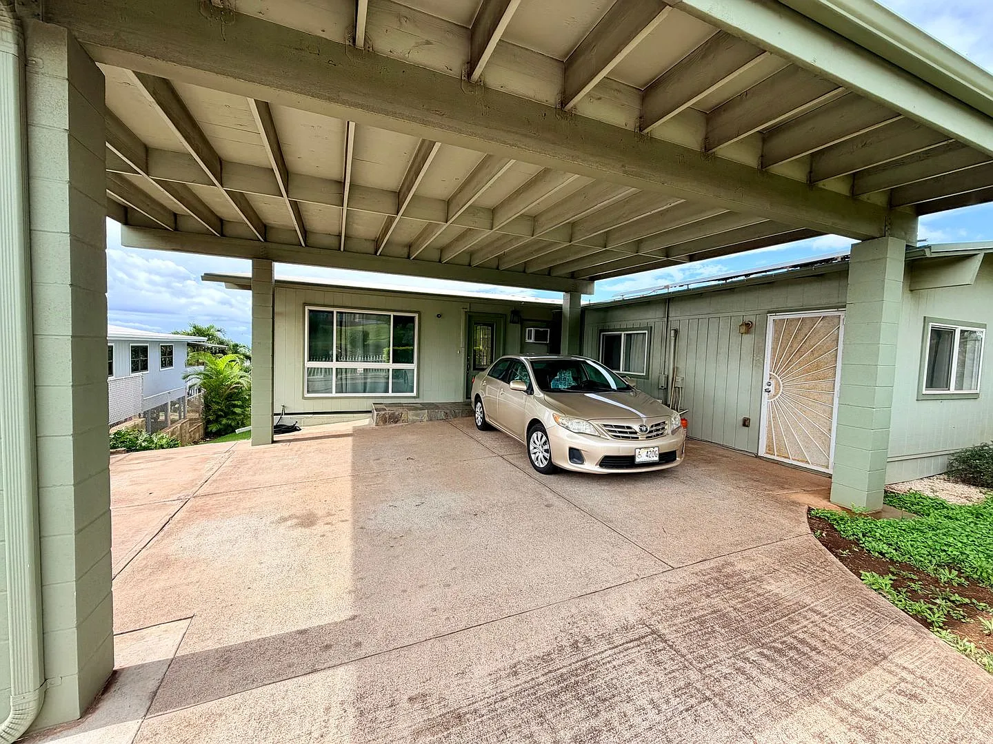 Beautiful Single Family Home, Pet Friendly (3Bedrooms/2Baths) in Makakilo! — Photo 1