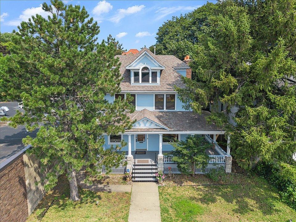 1st image of 1033 Grand Ave