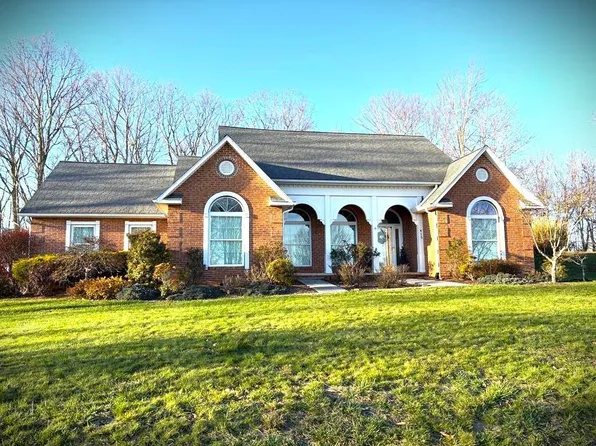415 Saxon Pl, Bluefield, WV 24701