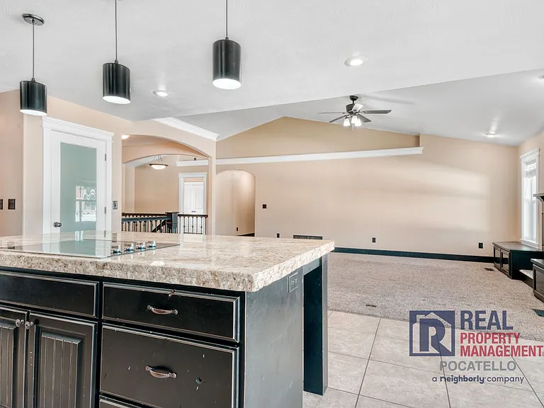 5215 Kymball Dr — Photo 7