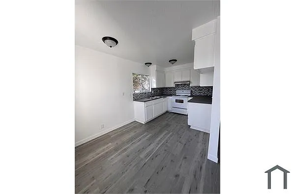 Building Photo - 311 N Emerald Dr #5