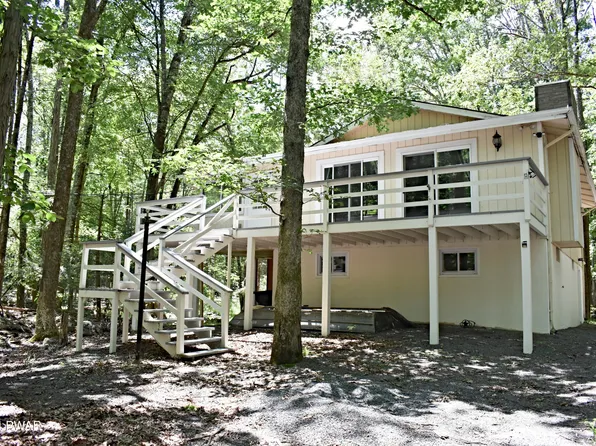 114 Cottonwood Dr, Hawley, PA 18428
