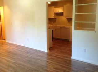 818 N Chestnut St APT 17, Lansing, MI 48906