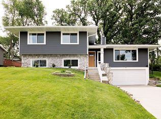 1211 W 46th St, Davenport, IA