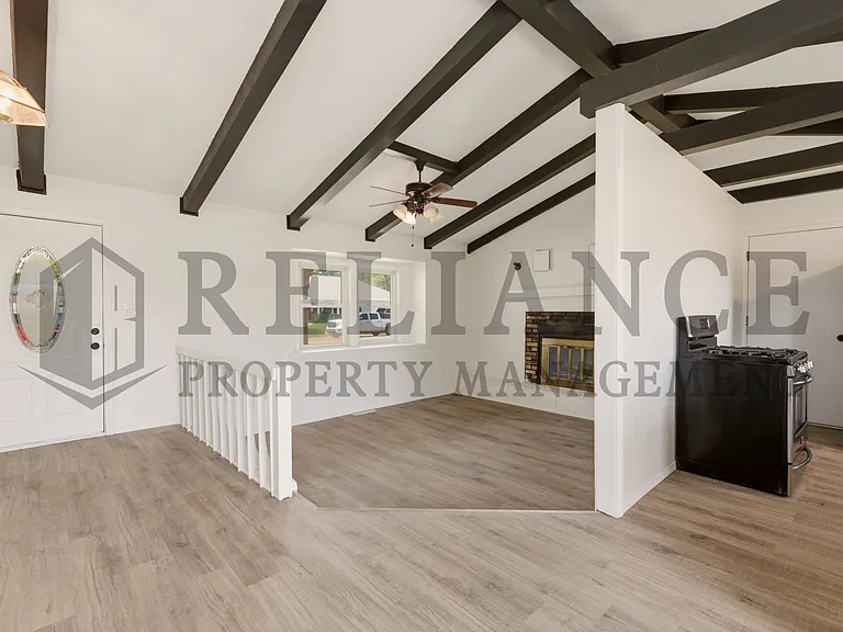 322 S Jonathan St — Photo 15