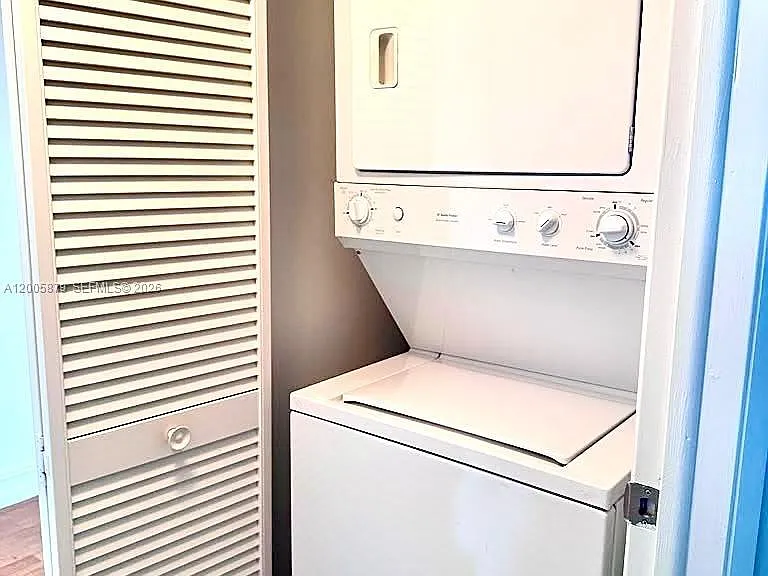1800 N Bayshore Dr #1506 — Photo 12