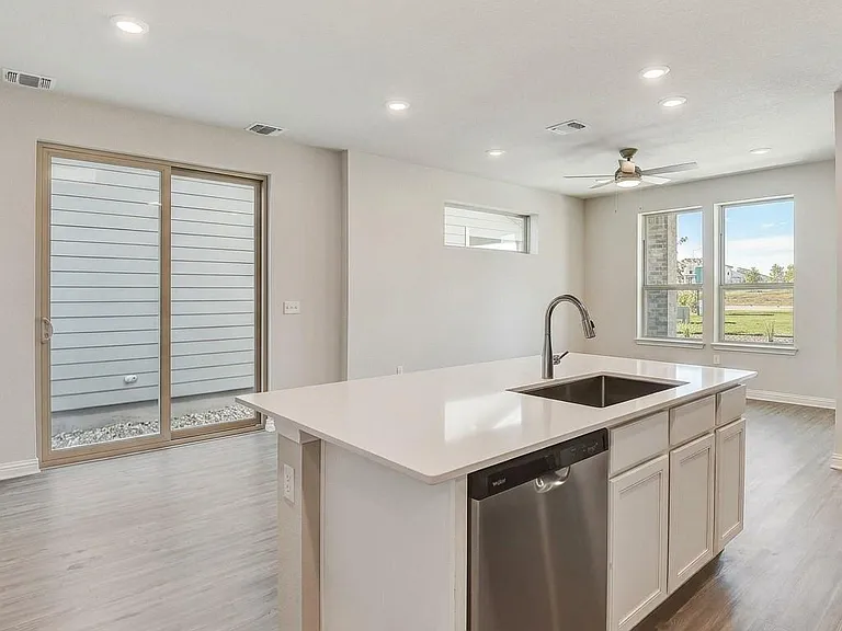 8311 Springsteen Dr #318 — Photo 3