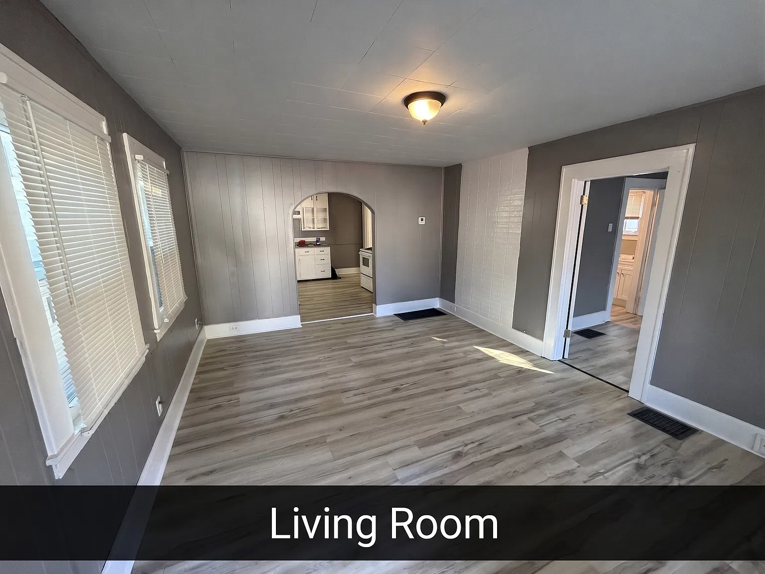 2 bed, 769 sqft, $885 — Photo 2