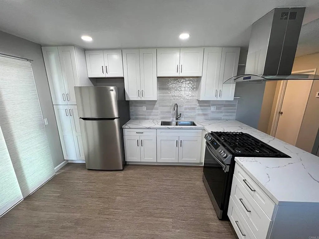 2 bed, 1.0 bath, 800 sqft, $2,450 — Photo 3