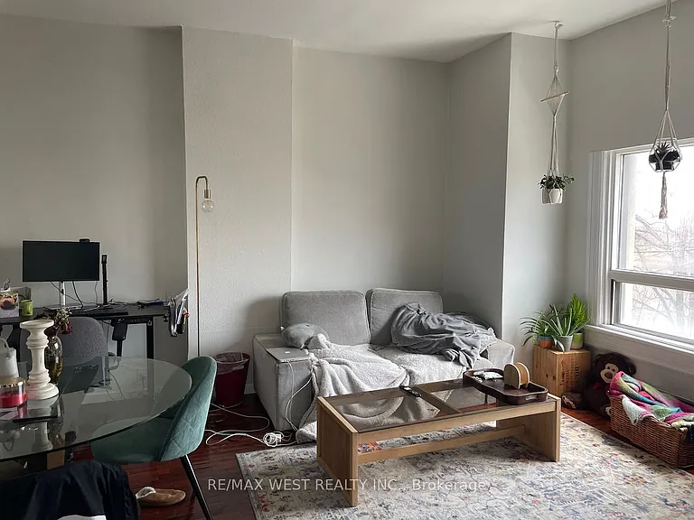 96 Springhurst Ave #2 — Photo 4