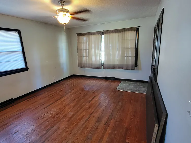 3254 Avenue I — Photo 18