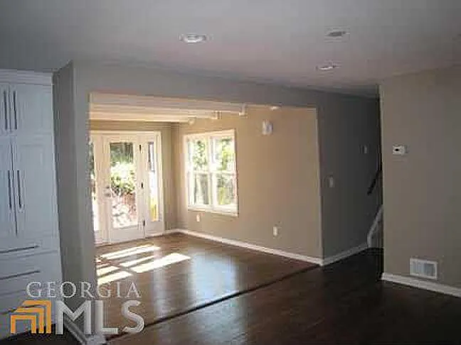 4785 Hampton Lake Dr — Photo 7