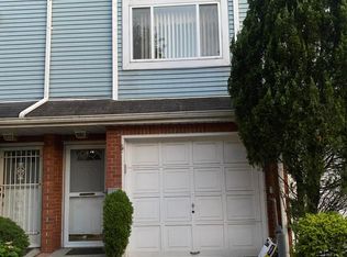 26 Pembrook Loop, Staten Island, NY 10309