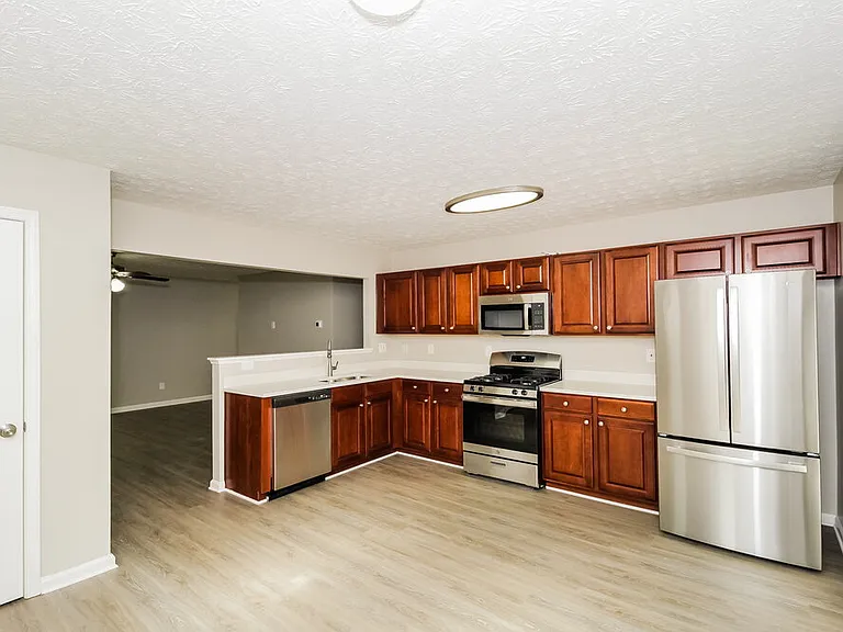 427 Topaz Dr — Photo 8