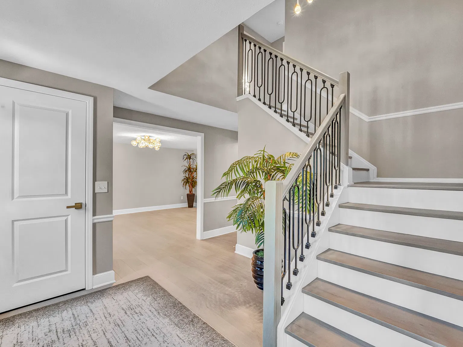 4 bed, 2.5 bath, 2438 sqft, $3,500 — Photo 3
