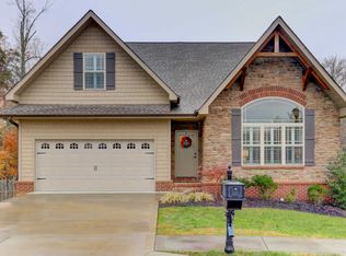 8300 Shoregate Ln, Knoxville, TN 37938