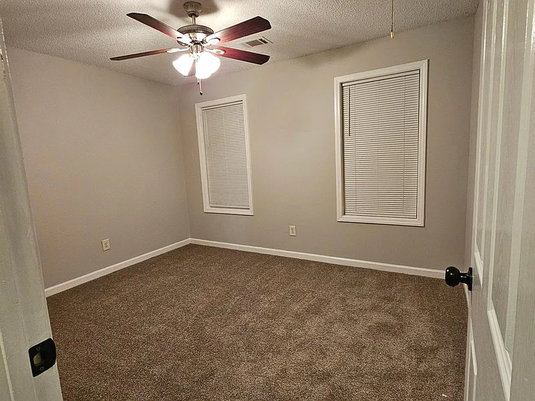 1651 White Oak Dr — Photo 14
