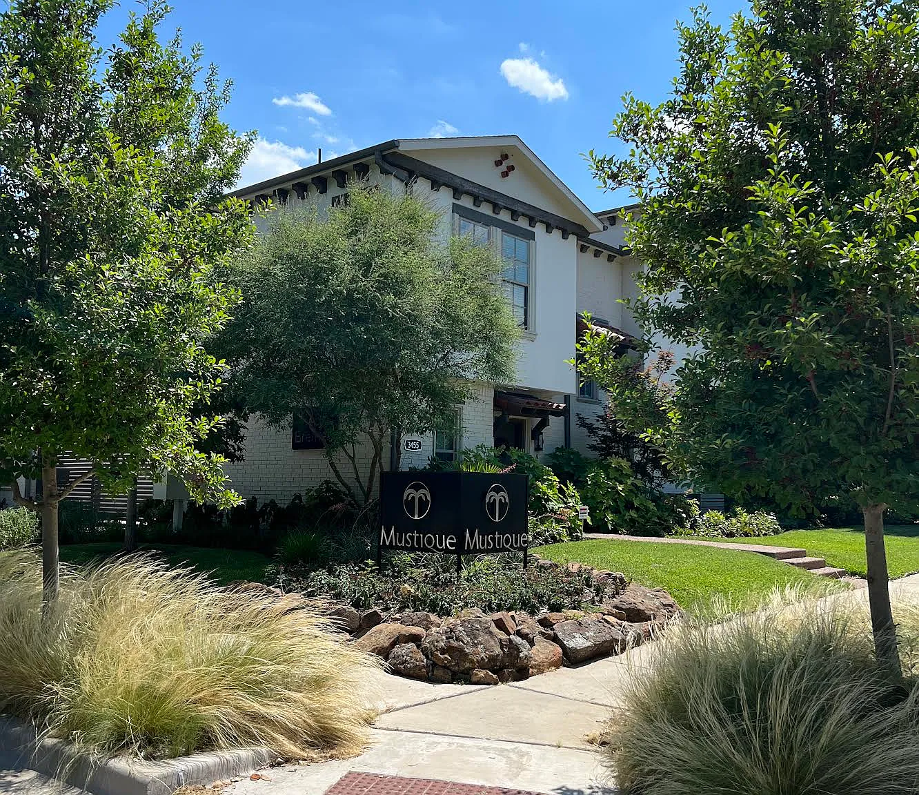 2 bed, 1288 sqft, $2,850 — Photo 2