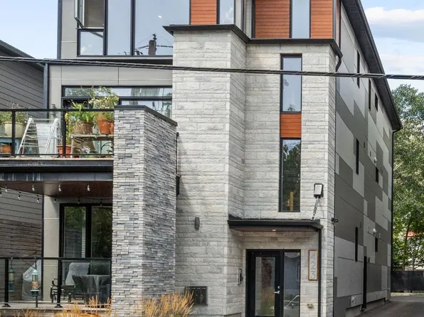 423 Ravenhill Ave #D, Ottawa, ON K2A 0J7